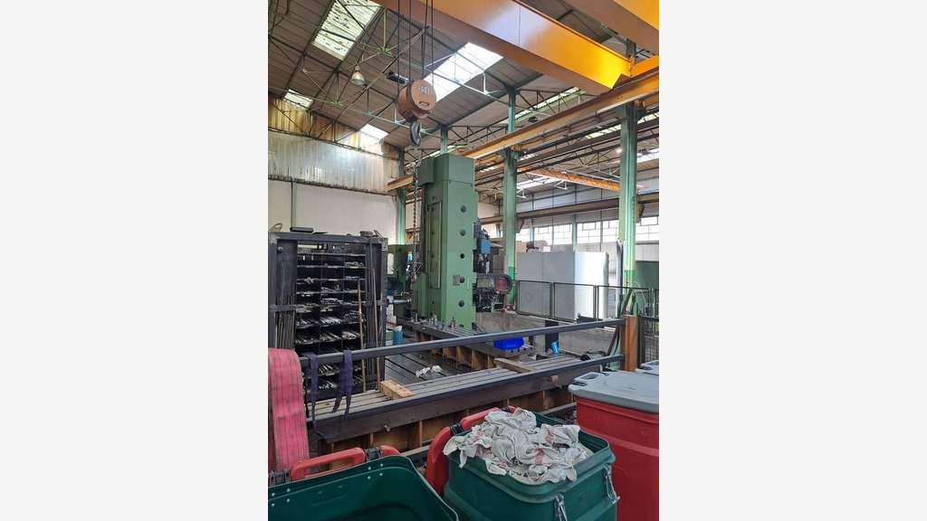 À vendre ou à louer – Ancien bâtiment industriel d