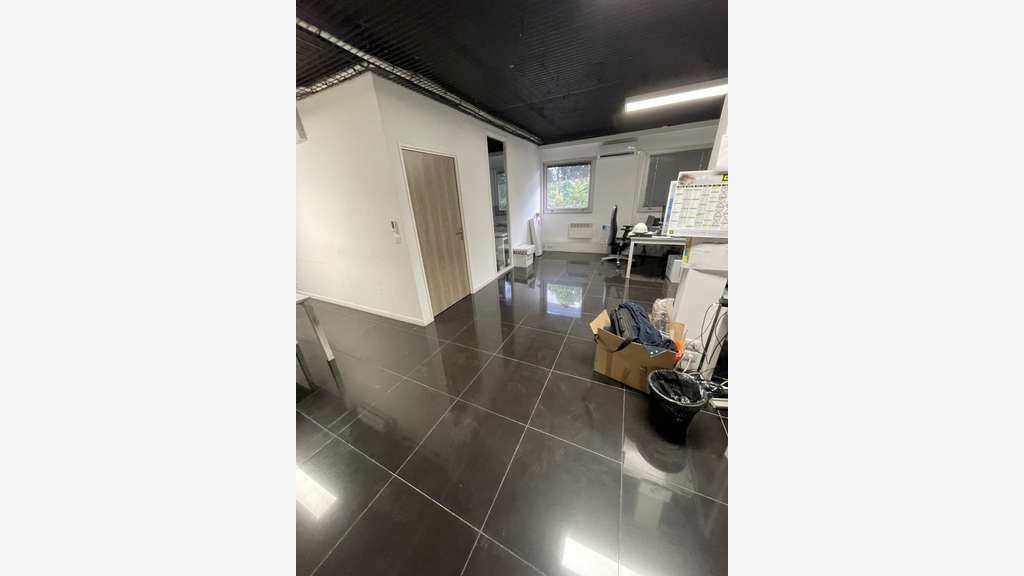 Lot d'activité 539m² à louer RER C Gennevilliers
