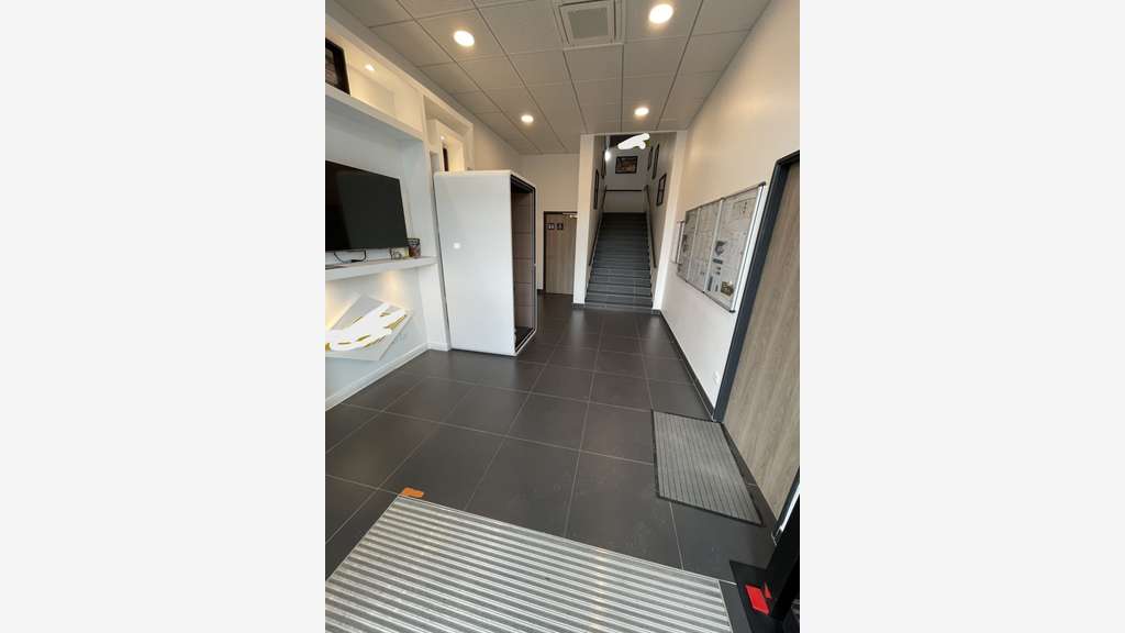 A louer local avec bureaux à Gennevilliers N315