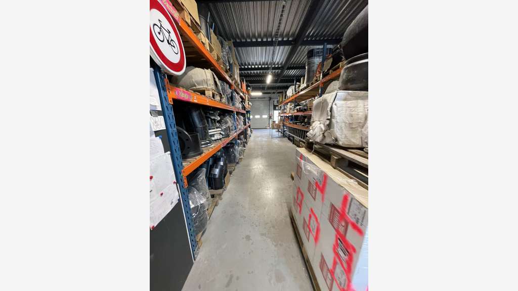 A louer local avec bureaux à Gennevilliers N315