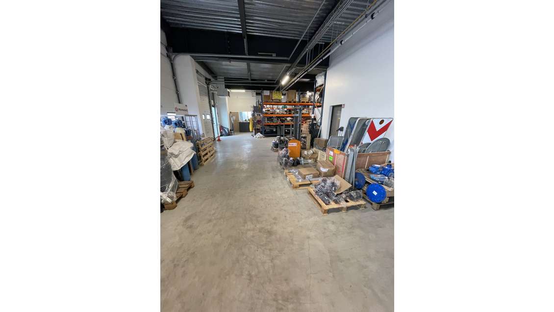 A louer local avec bureaux à Gennevilliers N315