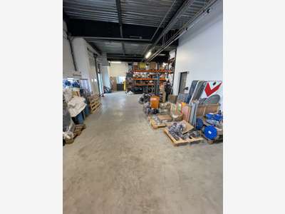 A louer local avec bureaux à Gennevilliers N315