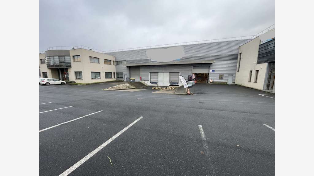 Location entrepôts + bureaux 2244m² Gennevilliers