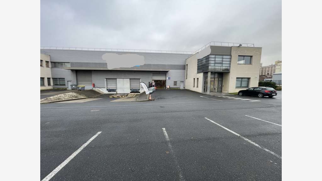 Location entrepôts + bureaux 2244m² Gennevilliers