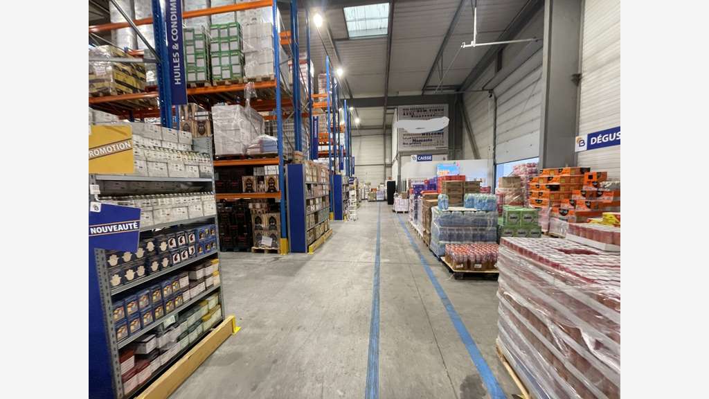 Location entrepôts + bureaux 2244m² Gennevilliers