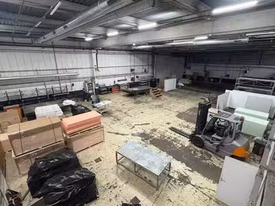À louer entrepôt 700m² à Gennevilliers  