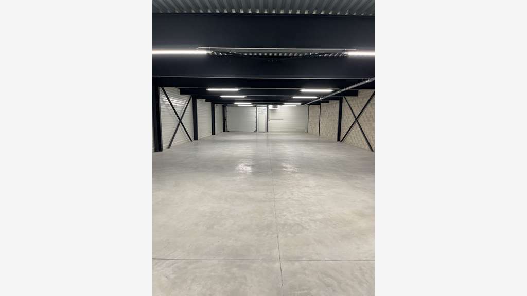 A louer locaux d'activités 784m² Gennevilliers A86