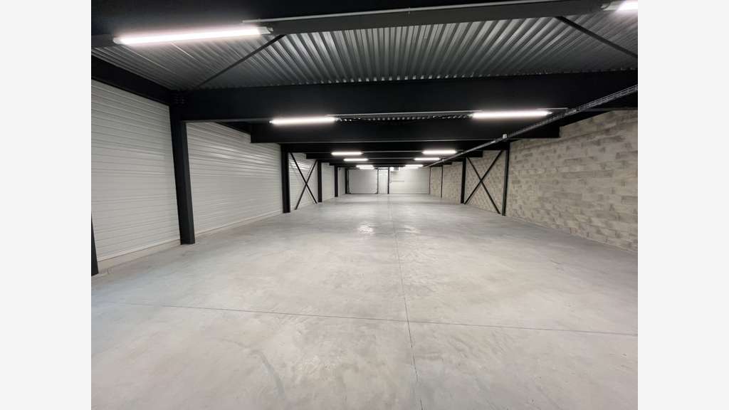 A louer locaux d'activités 784m² Gennevilliers A86