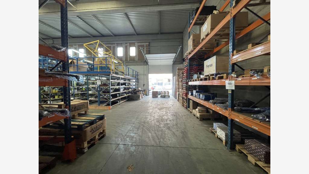 Loue 950m² d'activité Gennevilliers proche Qwartz