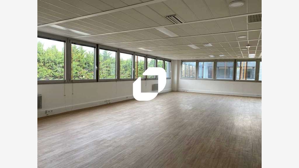 A louer Local d'activité 1021m² Gennevilliers