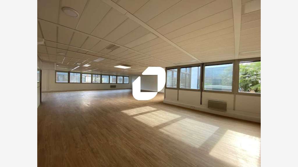 A louer Local d'activité 1021m² Gennevilliers