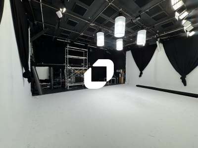 Location Locaux d'activités - Entrepôts à Gentilly