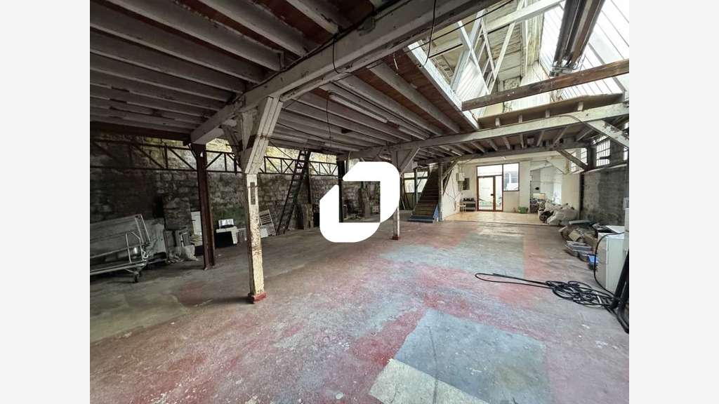A louer Local d'activité 316m² Gentilly