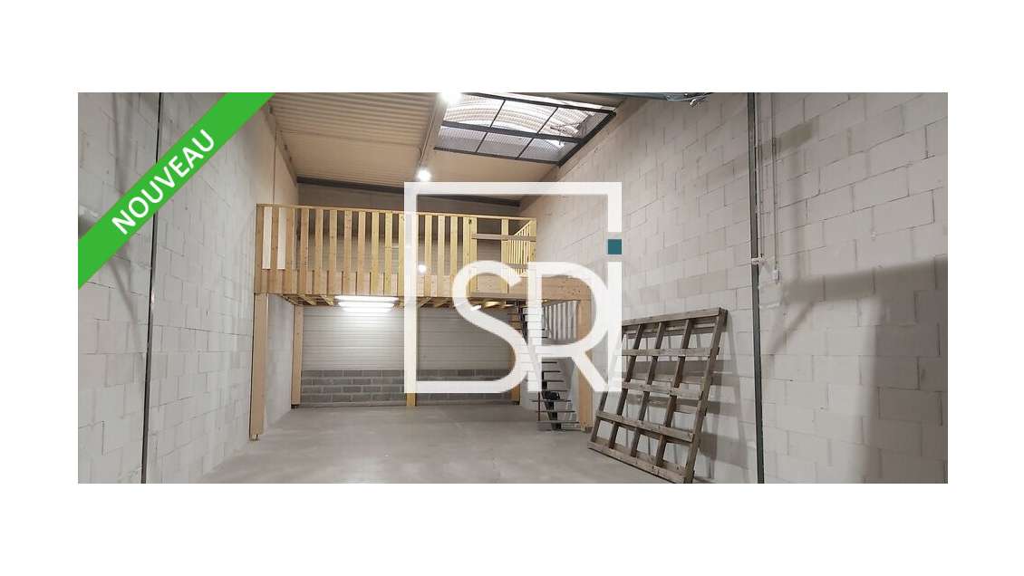 Cellule de stockage rénovée 141m² à louer à Gerzat