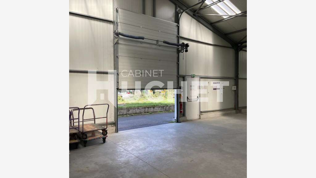 A louer entrepôt industriel 1180m² à Giberville