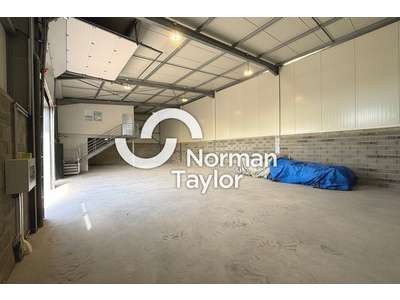 Location Locaux d'activités - Entrepôts à Gigean