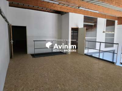 Local mixte 234m² à louer à Gigean