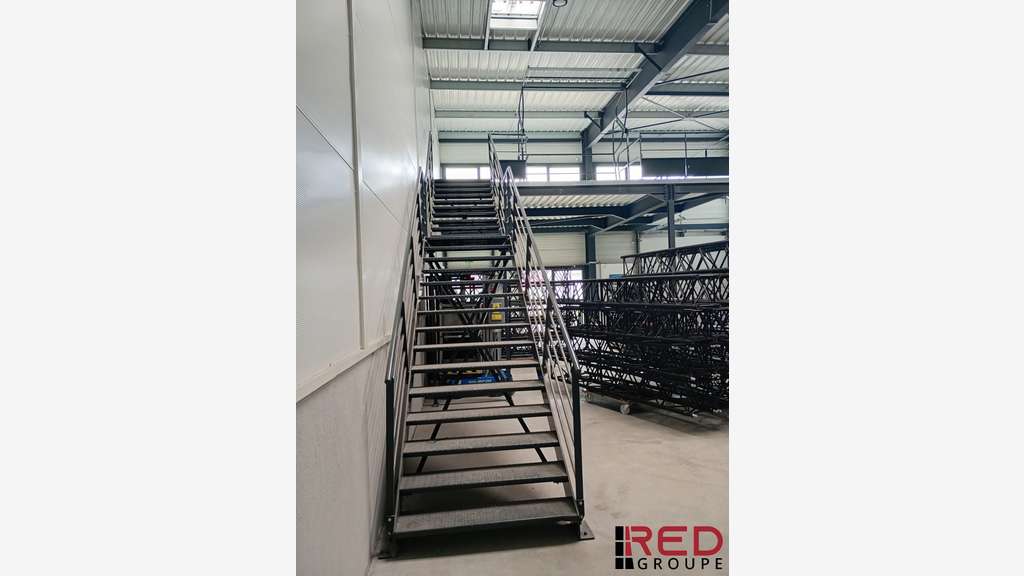 A louer entrepôt stockage 348m² à Gignac-la-Nerthe