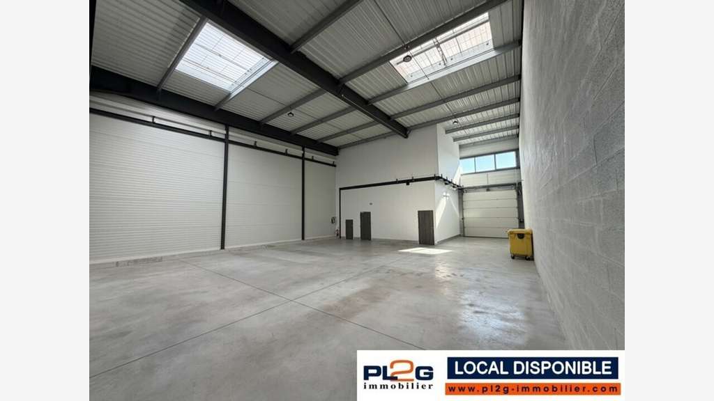 Local d'activité 277m² à louer à Gignac La Nerthe