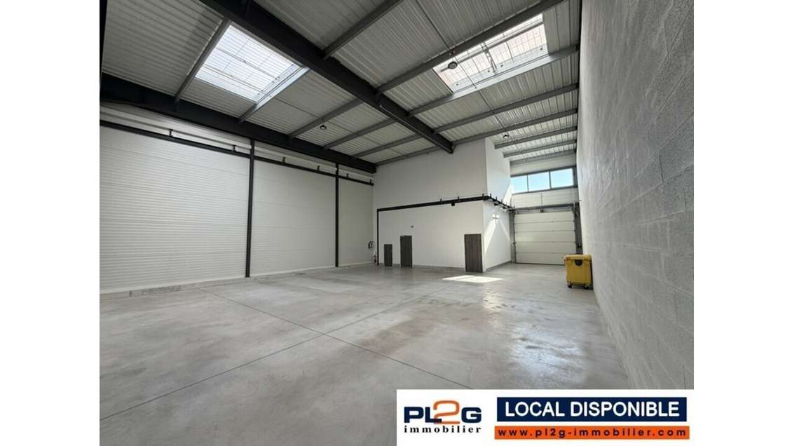 Local d'activité 277m² à louer à Gignac La Nerthe