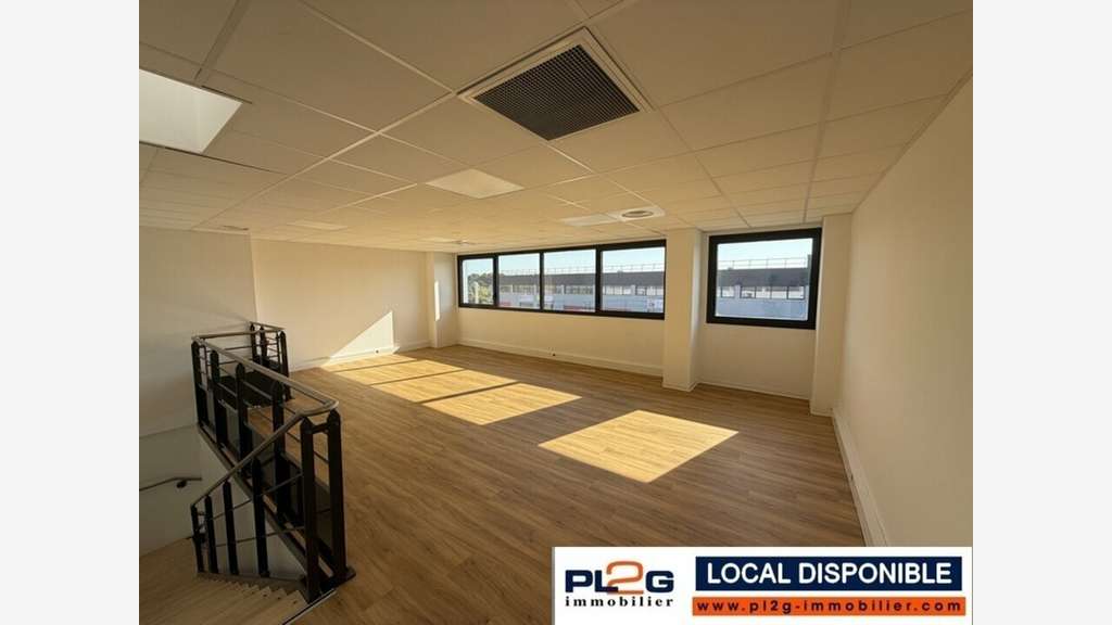 Local d'activité 277m² à louer à Gignac La Nerthe