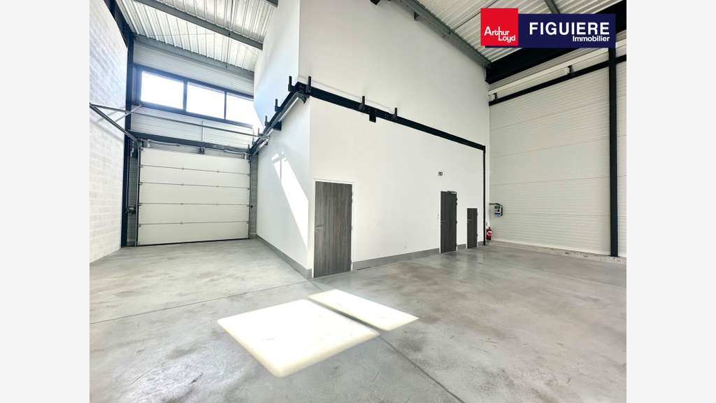 Locaux activités récents 273m² à louer sur Gignac