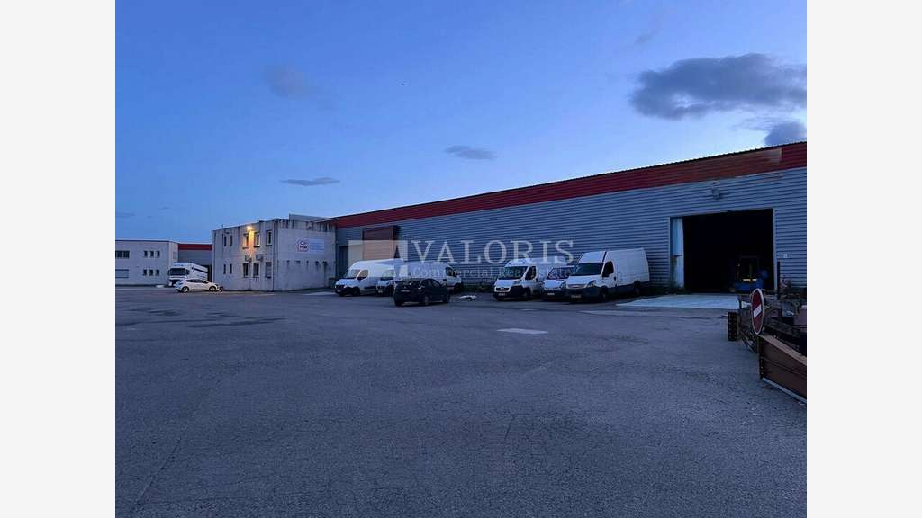 GIGNAC-LA-NERTHE - LOCAL COMMERCIAL à louer