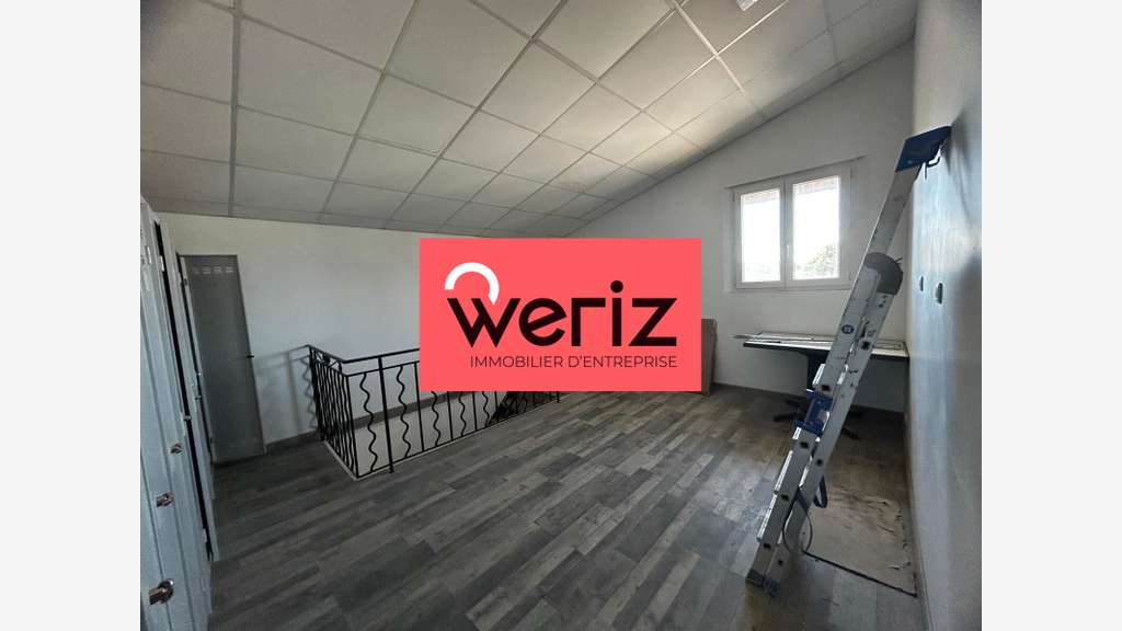 Locaux d'activité - entrepôt de 360 m² non divisib