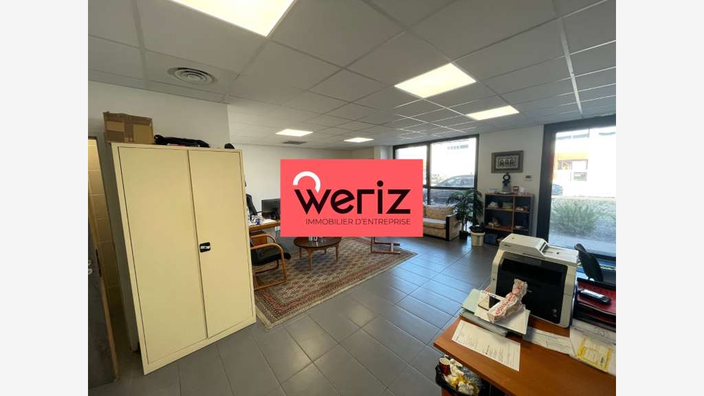 A louer local activité 359m² à Gignac-la-Nerthe