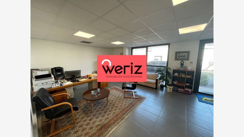 A louer local activité 359m² à Gignac-la-Nerthe