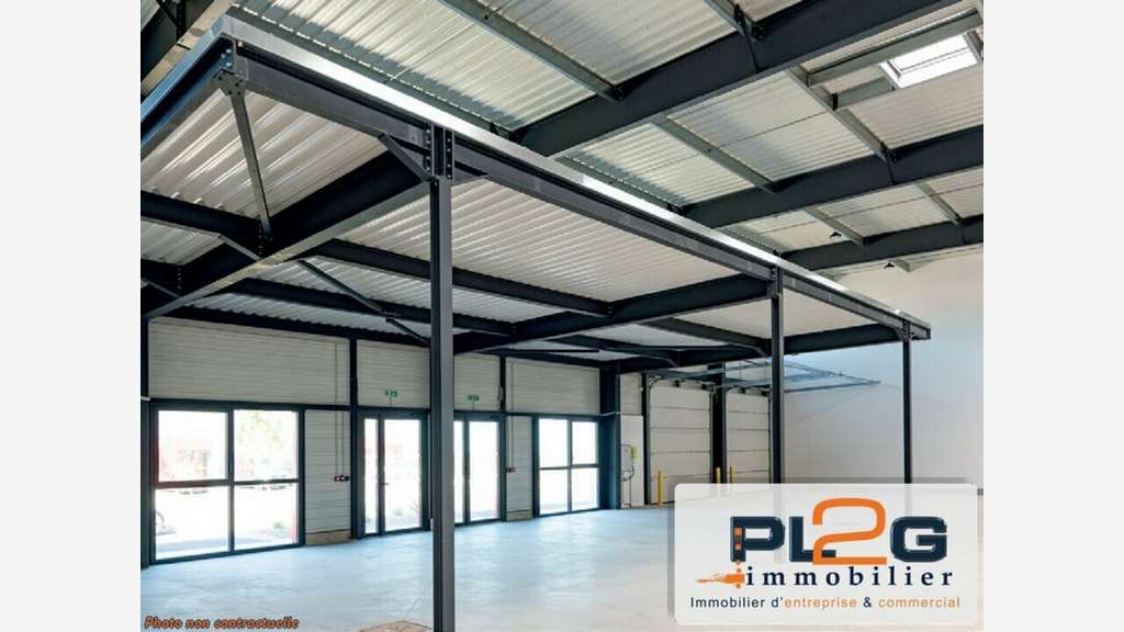 Local d'activité de 606m² à louer à Étang de Berre