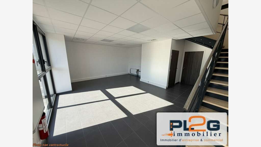 Local d'activité de 606m² à louer à Étang de Berre