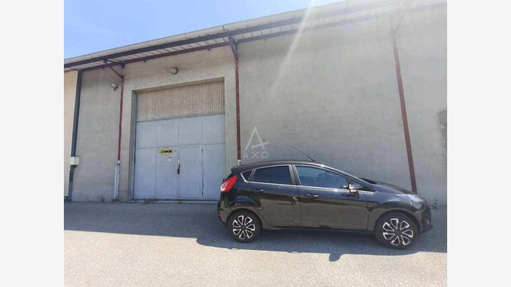 À louer entrepôt/garage 142m² à Gilly-sur-Isère 