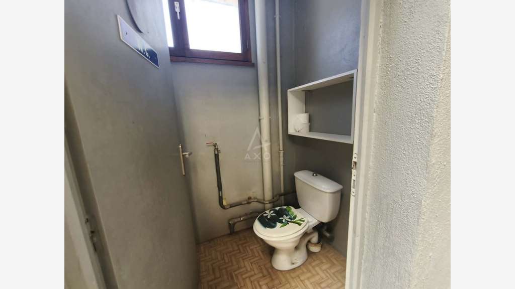 À louer entrepôt/garage 142m² à Gilly-sur-Isère 