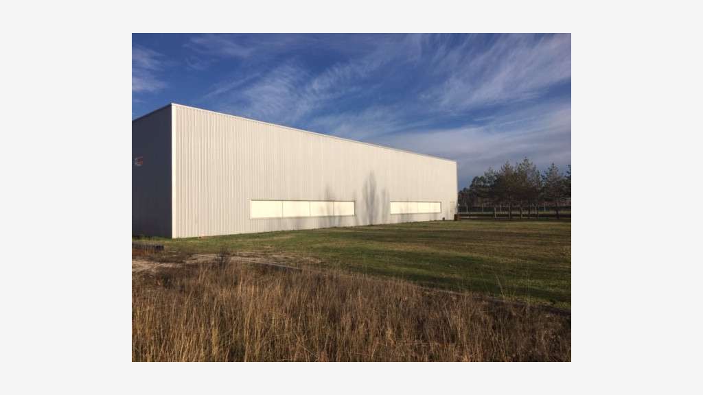 À louer – Locaux industriels de 1 243 m² à Giro