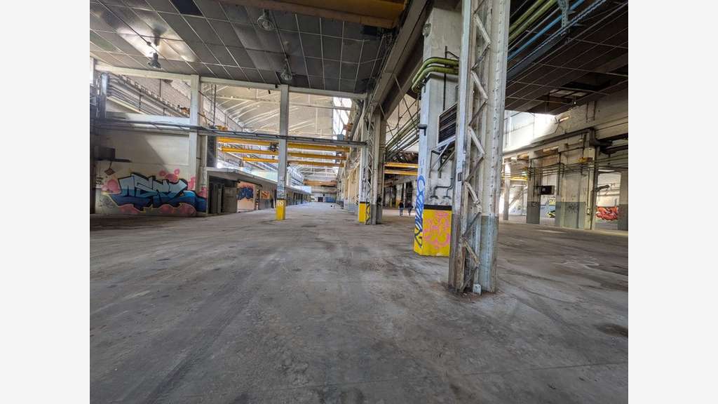 Locaux industriels  2250m² à louer à Givors