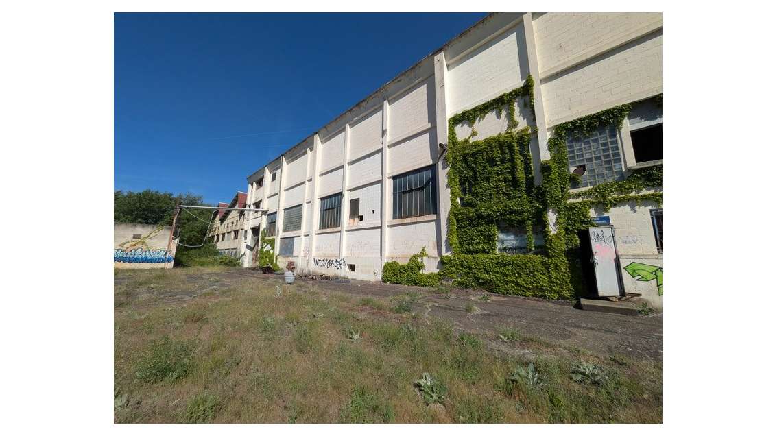 Locaux industriels  2250m² à louer à Givors