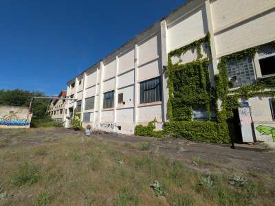Locaux industriels 2250m² à louer à Givors
