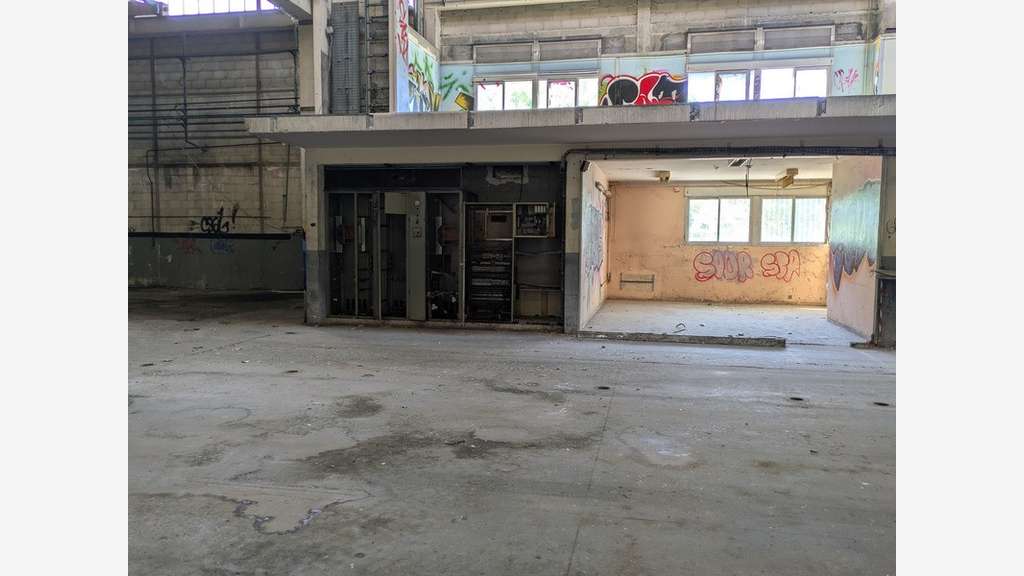 Locaux industriels  2250m² à louer à Givors
