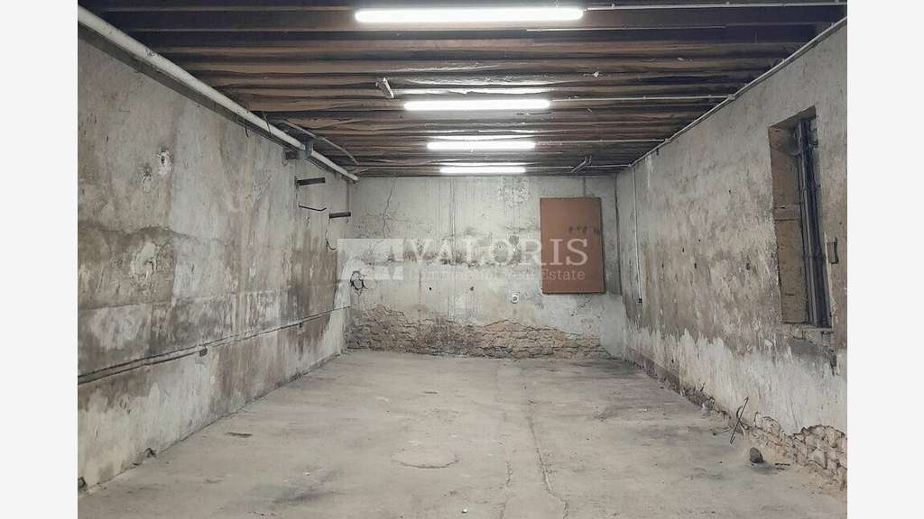 Entrepôt stockage 90m² à louer à Gleizé