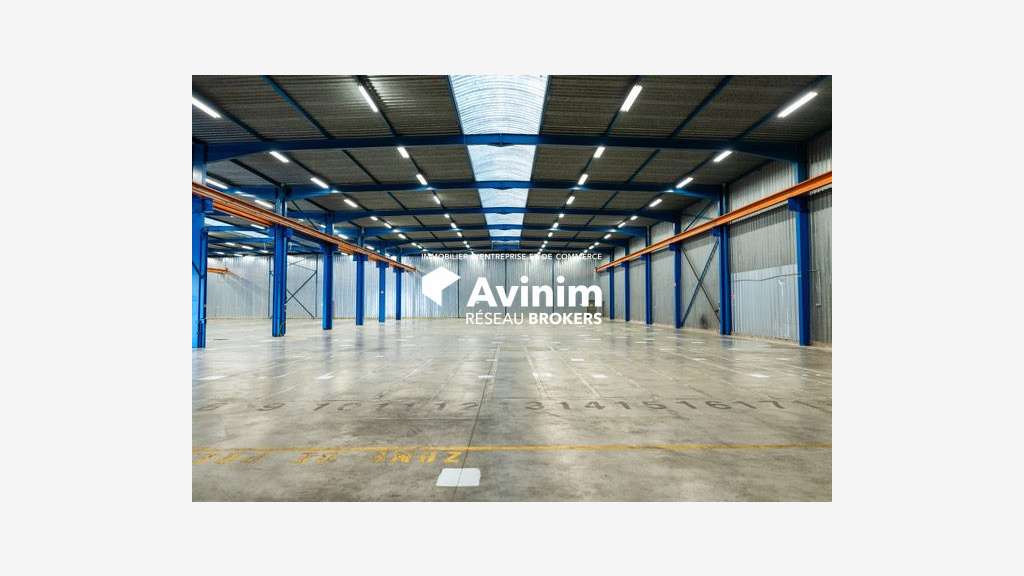 Entrepôt indépendant 3600m² à Gonesse