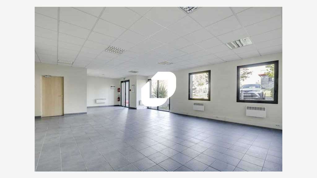 A louer Local d'activité 997m² Gonesse