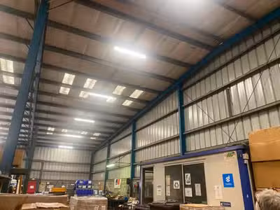 À louer – Local d'activités de 947 m² à Gonfr