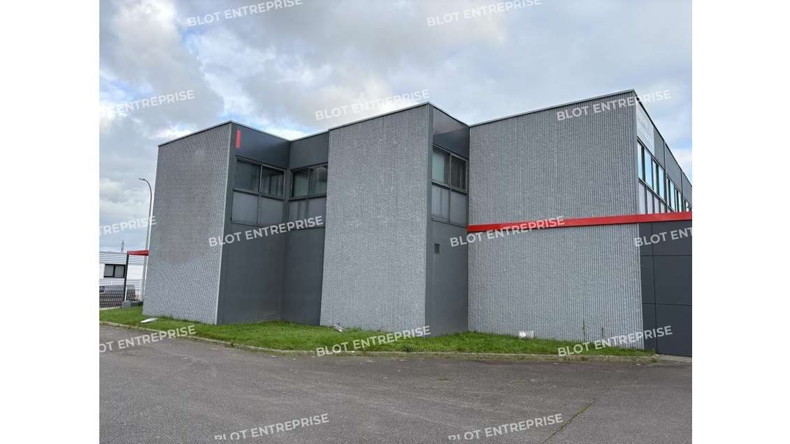 A louer local d'activités de 1 600m² à Gouesnou