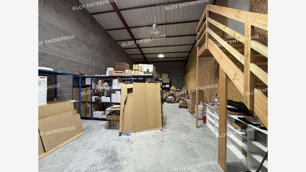 A louer locaux d'activités de 232m² à Gouesnou