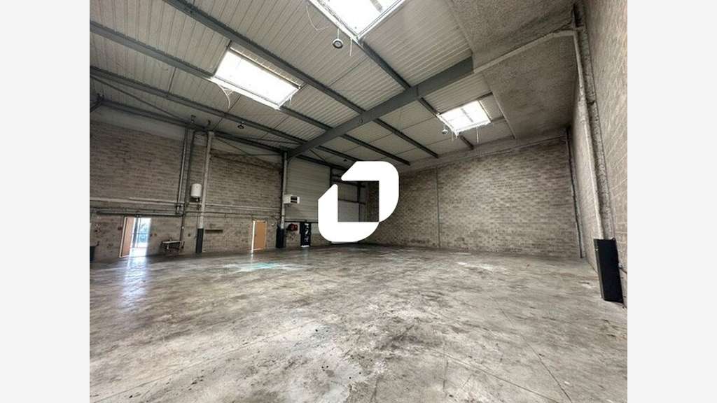 A louer Local d'activité 943m² Goussainville
