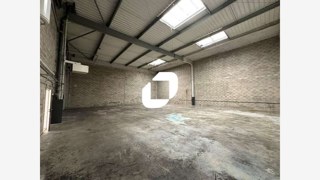 A louer Local d'activité 943m² Goussainville