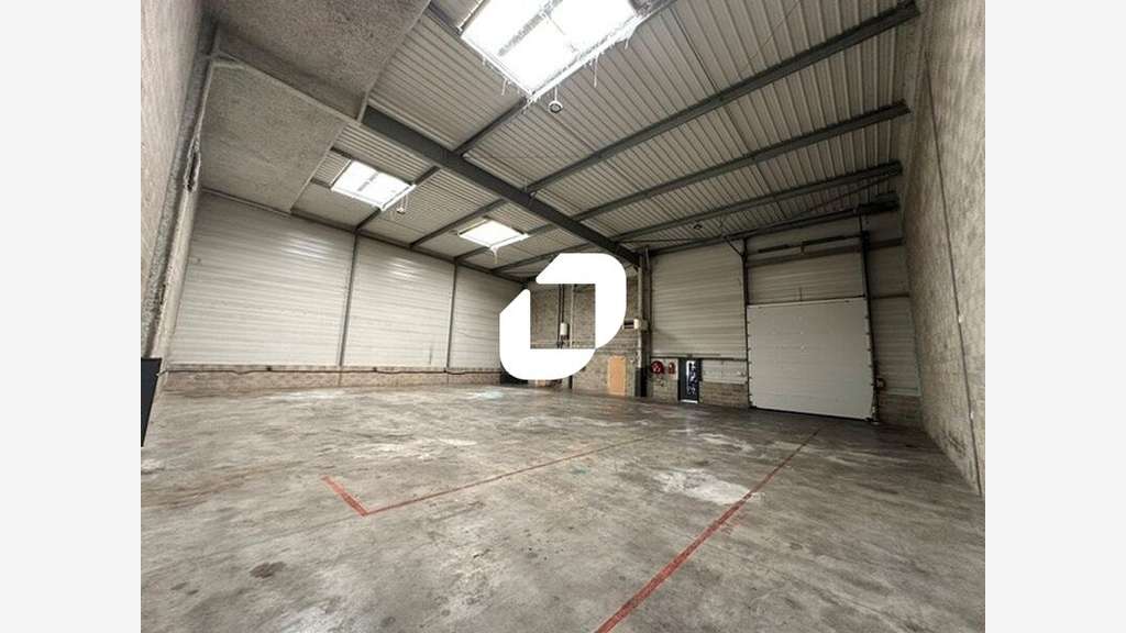 A louer Local d'activité 943m² Goussainville