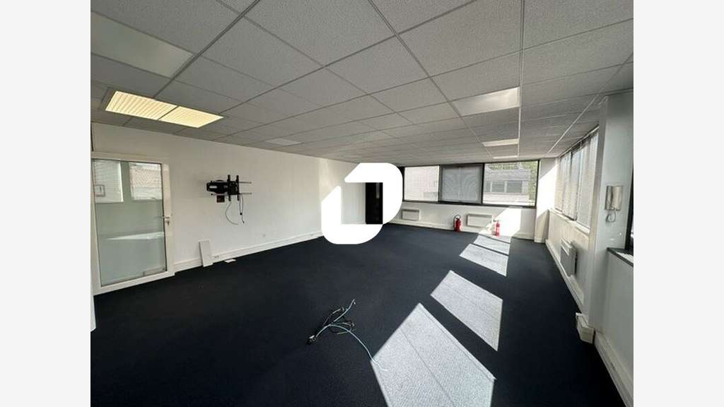 A louer Local d'activité 472m² Goussainville