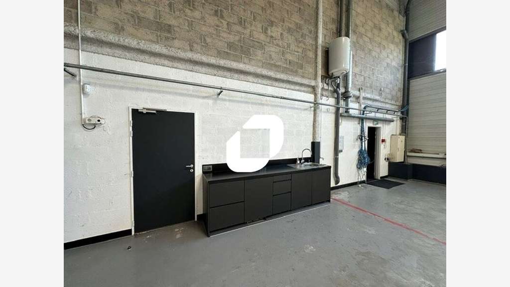 A louer Local d'activité 472m² Goussainville